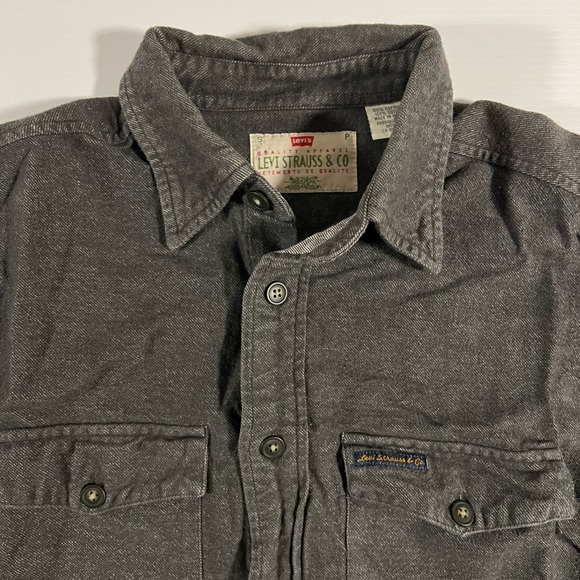 Levi’s Button Up - Picture 2 of 3